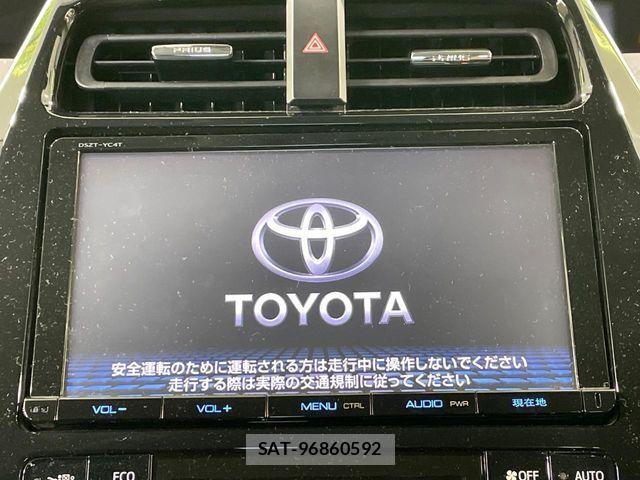 Toyota PRIUS 2017-05 8368156-2