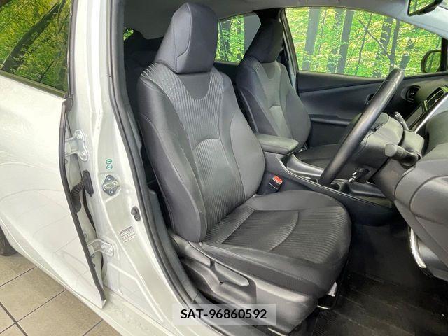 Toyota PRIUS 2017-05 8368156-7