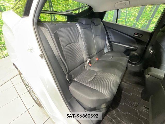 Toyota PRIUS 2017-05 8368156-8