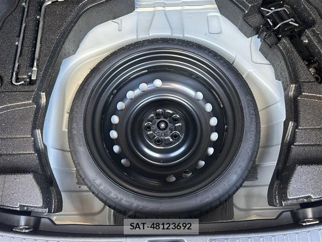 Toyota PRIUS 2019-10 8368147-12