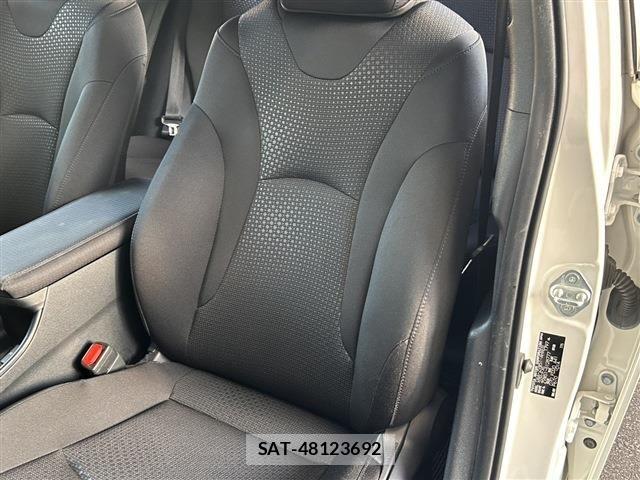 Toyota PRIUS 2019-10 8368147-16