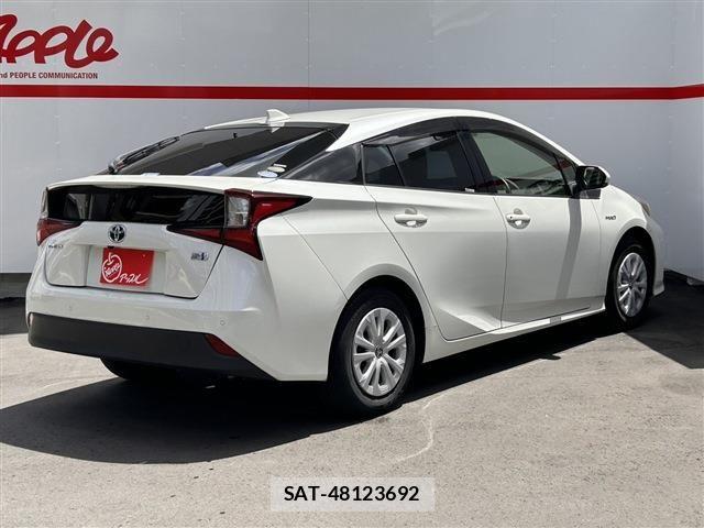 Toyota PRIUS 2019-10 8368147-3