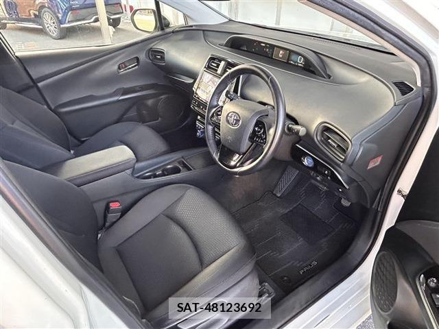 Toyota PRIUS 2019-10 8368147-4