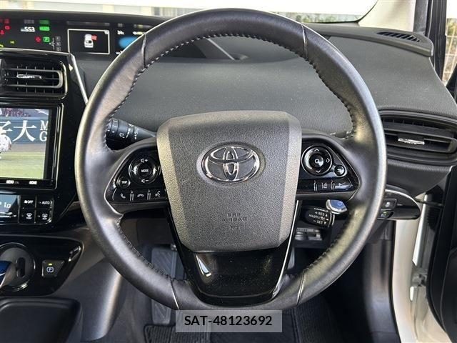 Toyota PRIUS 2019-10 8368147-7