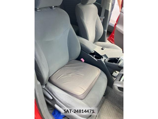 Toyota PRIUS 2011-10 8368209-10