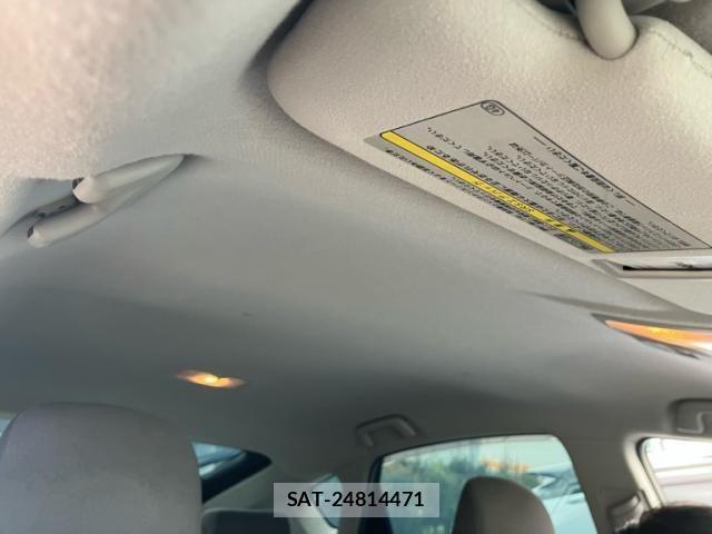 Toyota PRIUS 2011-10 8368209-12