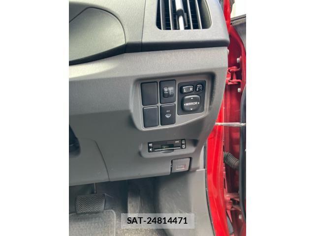 Toyota PRIUS 2011-10 8368209-14