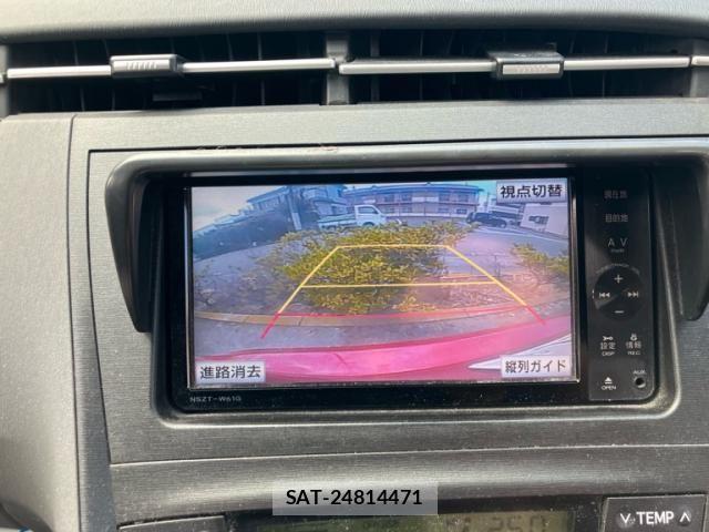 Toyota PRIUS 2011-10 8368209-17