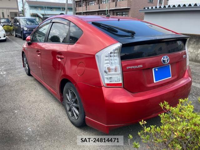 Toyota PRIUS 2011-10 8368209-3