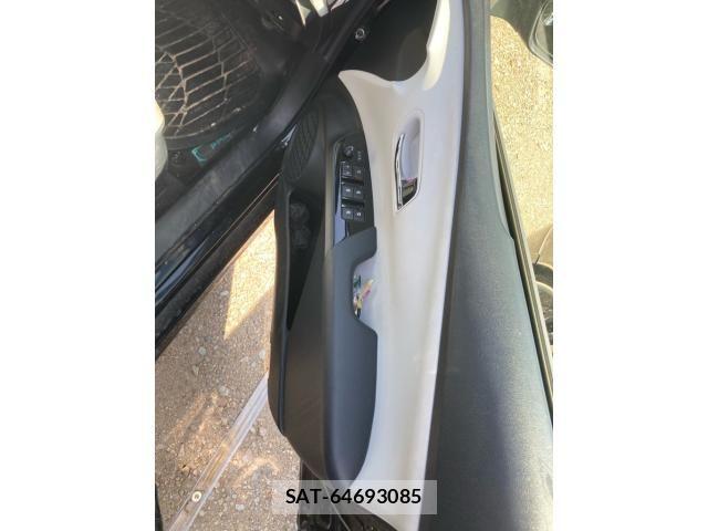 Toyota PRIUS 2016-09 8368165-11