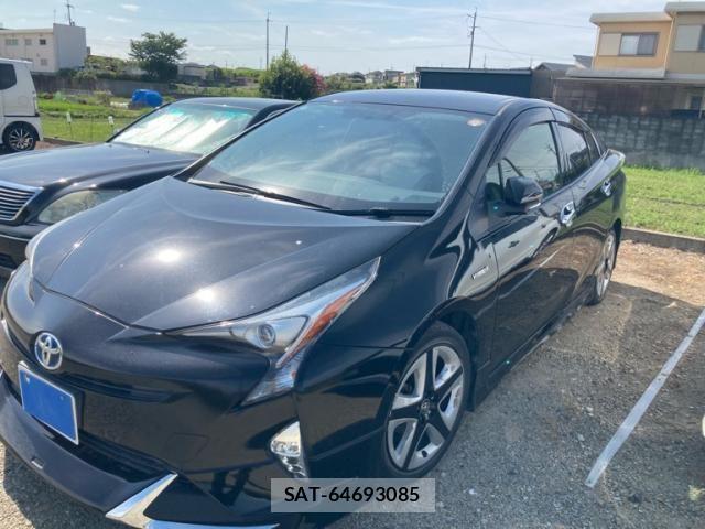 Toyota PRIUS 2016-09 8368165-1