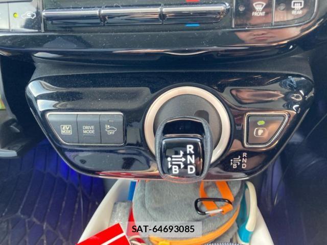 Toyota PRIUS 2016-09 8368165-19