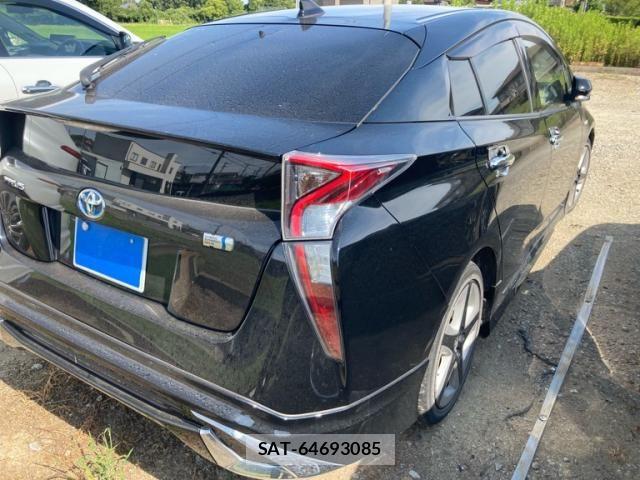 Toyota PRIUS 2016-09 8368165-2