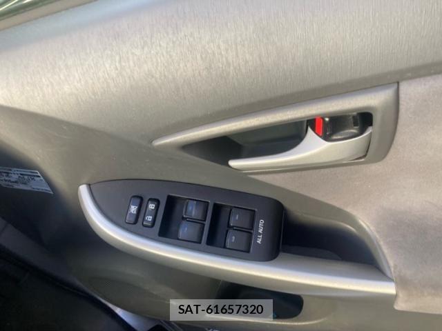 Toyota PRIUS 2010-03 8368194-11