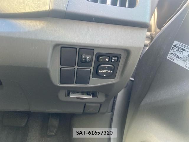 Toyota PRIUS 2010-03 8368194-12