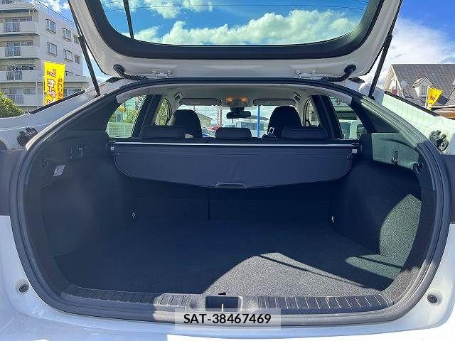 Toyota PRIUS 2022-07 8368145-10