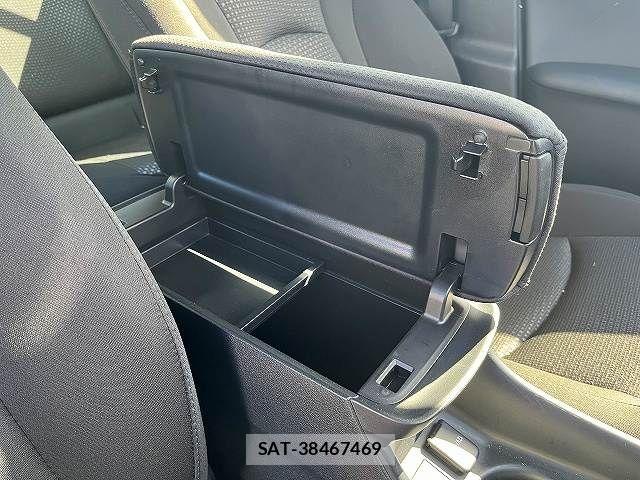 Toyota PRIUS 2022-07 8368145-27