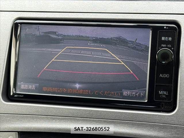 Toyota PRIUS 2014-11 8368177-2