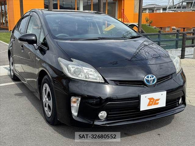 Toyota PRIUS 2014-11 8368177-7