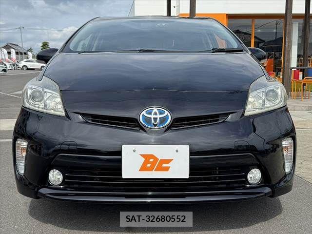 Toyota PRIUS 2014-11 8368177-8