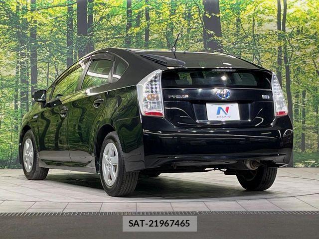 Toyota PRIUS 2011-06 8368176-16