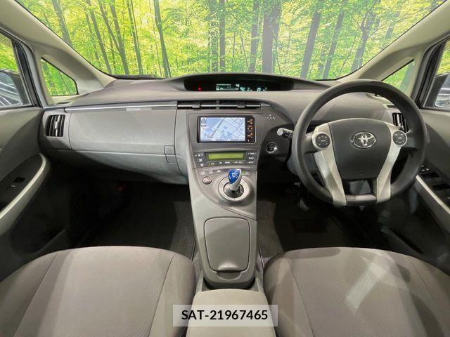 Toyota PRIUS 2011-06 8368176-1
