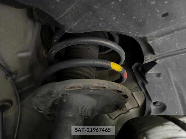 Toyota PRIUS 2011-06 8368176-19