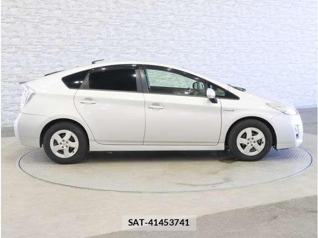 Toyota PRIUS 2010-10 8368183-9