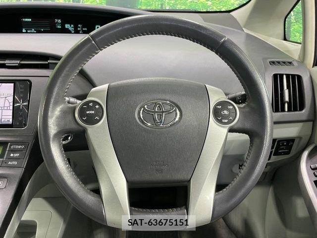 Toyota PRIUS 2010-12 8368175-10
