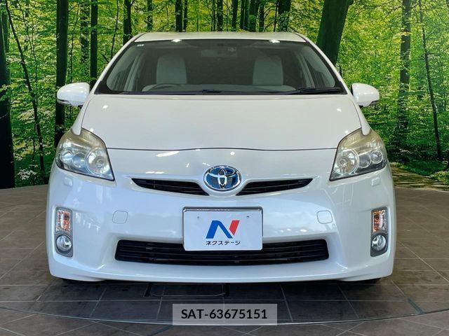 Toyota PRIUS 2010-12 8368175-13