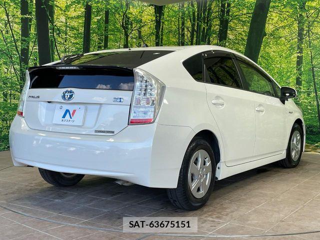 Toyota PRIUS 2010-12 8368175-16