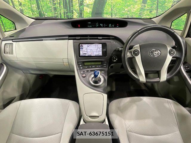 Toyota PRIUS 2010-12 8368175-1