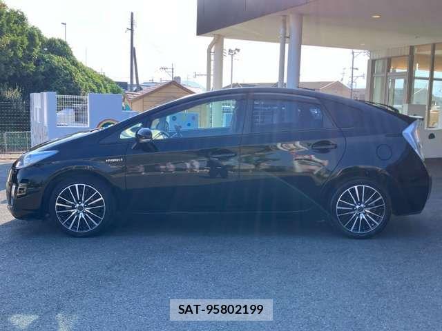 Toyota PRIUS 2011-07 8368184-13