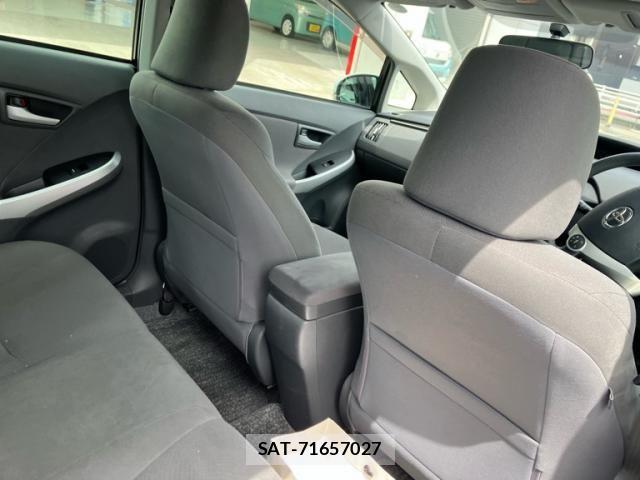 Toyota PRIUS 2011-09 8368197-11