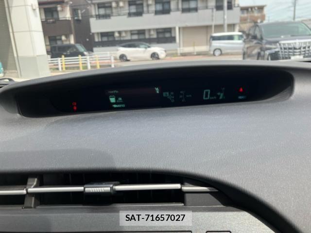Toyota PRIUS 2011-09 8368197-19