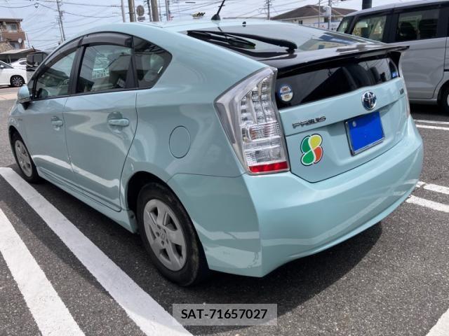 Toyota PRIUS 2011-09 8368197-6