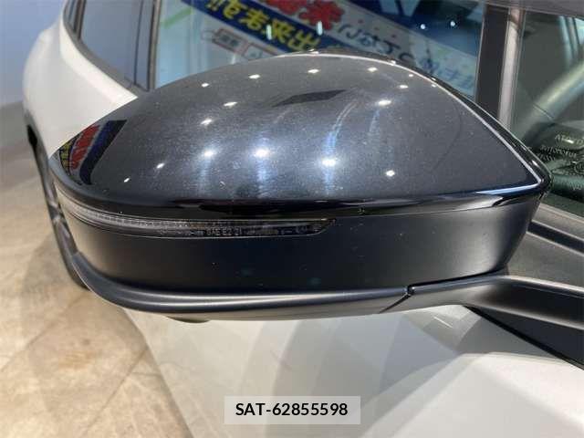 Toyota PRIUS 2023-10 8368130-14