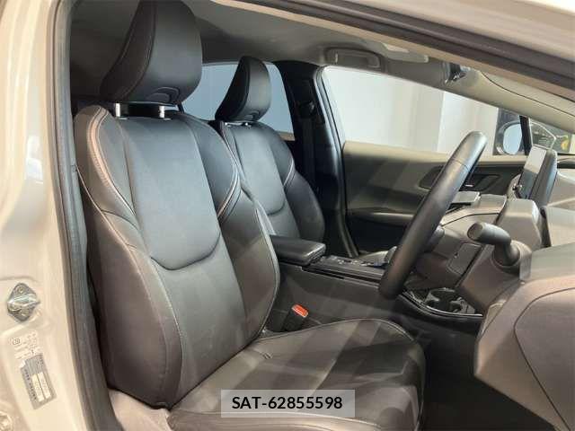 Toyota PRIUS 2023-10 8368130-19