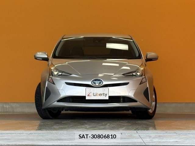 Toyota PRIUS 2018-10 8368161-12