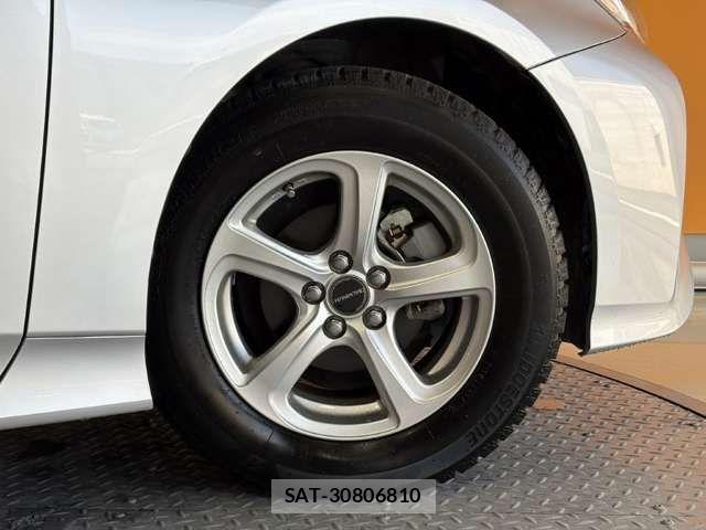 Toyota PRIUS 2018-10 8368161-13