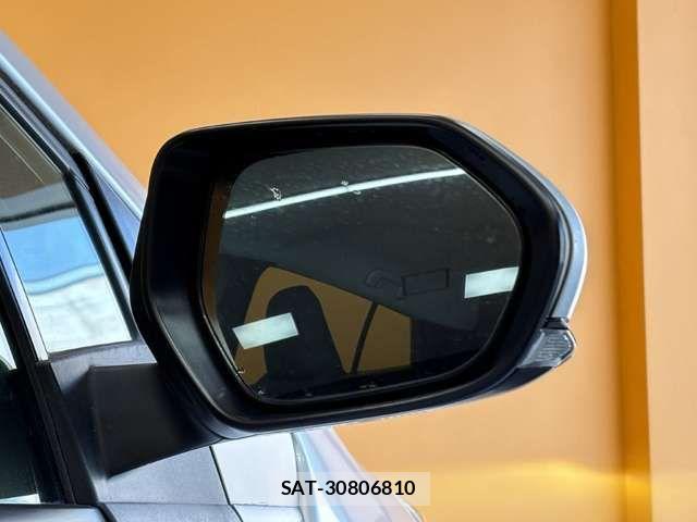 Toyota PRIUS 2018-10 8368161-16