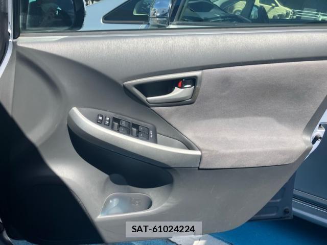 Toyota PRIUS 2009-07 8368196-13