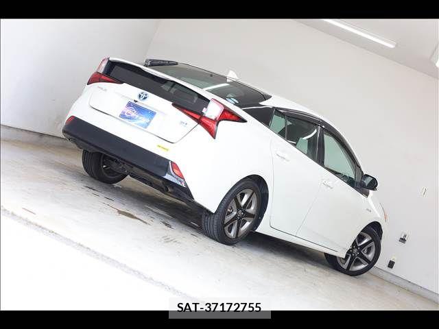 Toyota PRIUS 2019-06 8368152-11