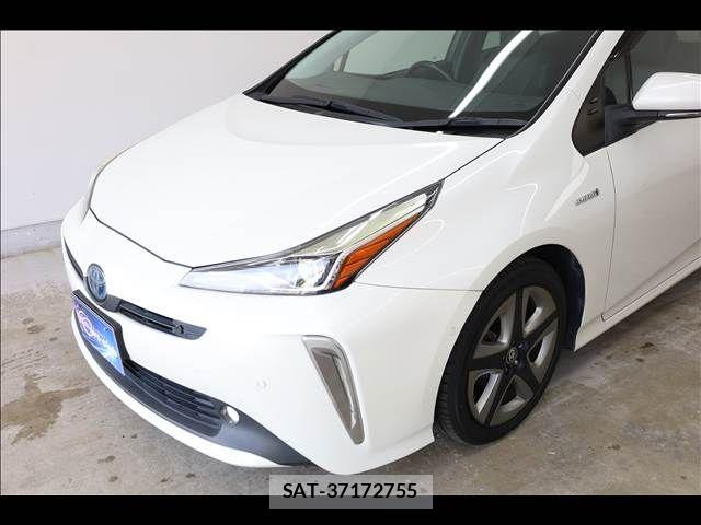 Toyota PRIUS 2019-06 8368152-12