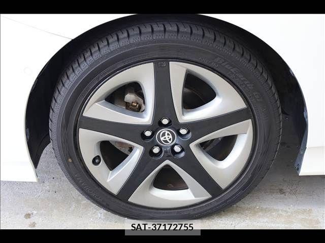 Toyota PRIUS 2019-06 8368152-13