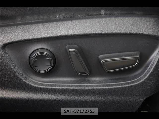Toyota PRIUS 2019-06 8368152-16