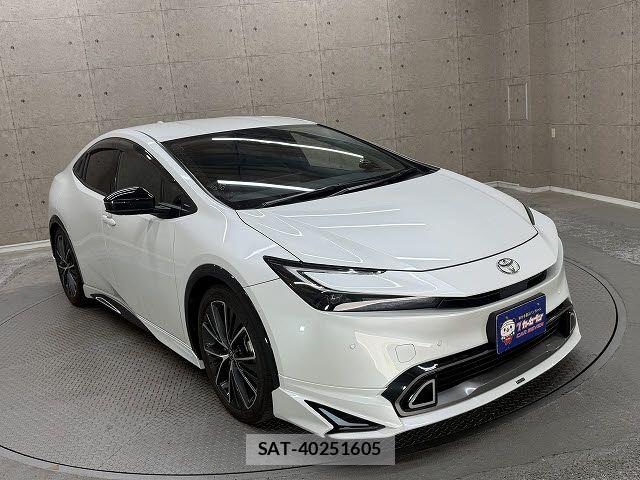 Toyota PRIUS 2023-09 8368127-9
