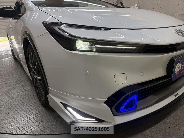 Toyota PRIUS 2023-09 8368127-22