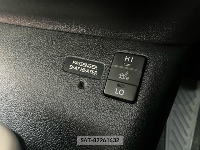 Toyota PRIUS 2017-11 8368169-23