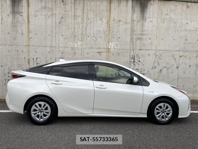 Toyota PRIUS 2016-12 8368163-10